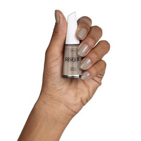 Esmalte-Risque-Nude-Cremoso-Bege-Eu-Me-Beija-8ml